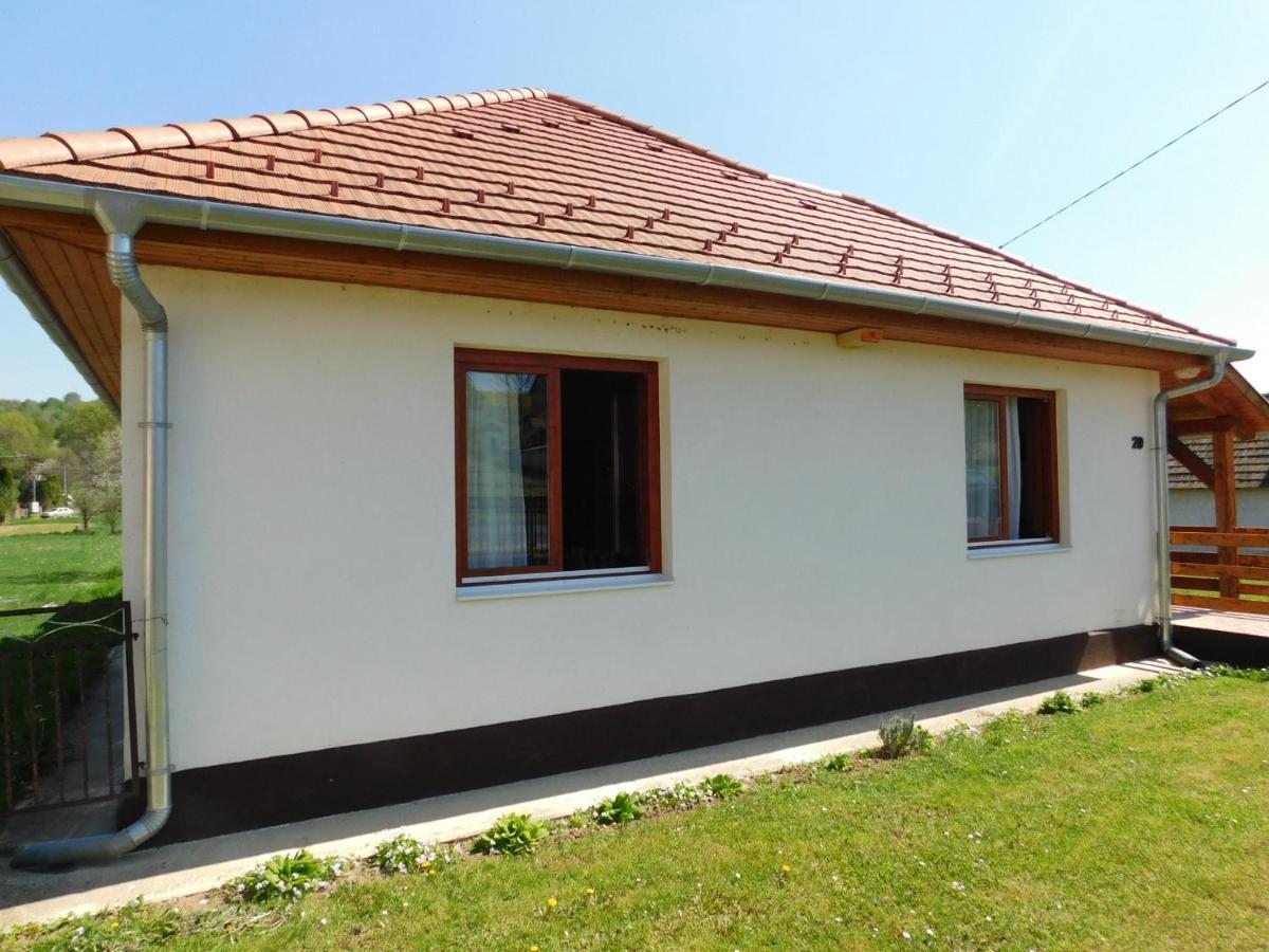 8888 Apartmanház Lispeszentadorján Kültér fotó